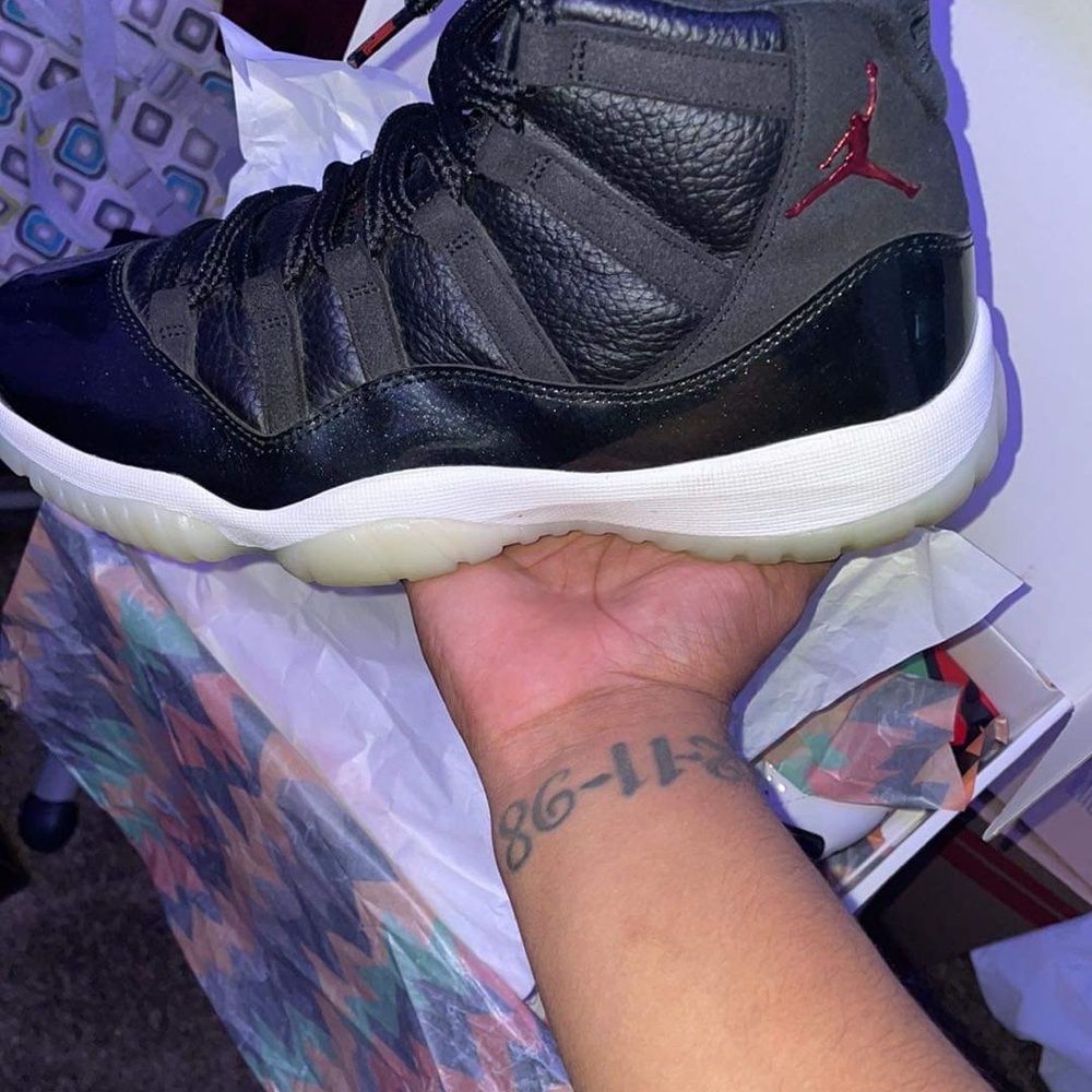 Retros - Picture 11 of 16
